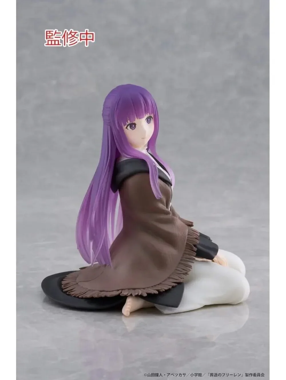 Taito Desktop Cute Fern from anime Frieren: Beyond Journey's End